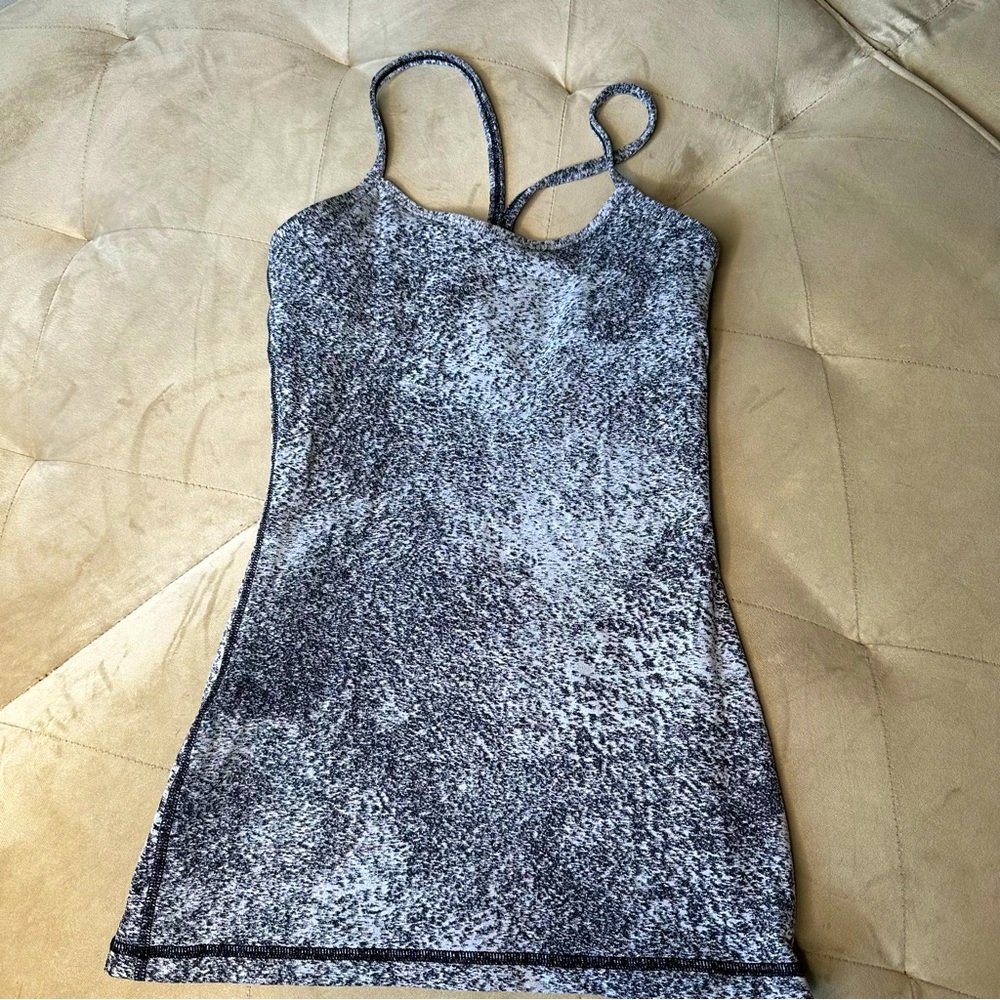 NWOT Lululemon top